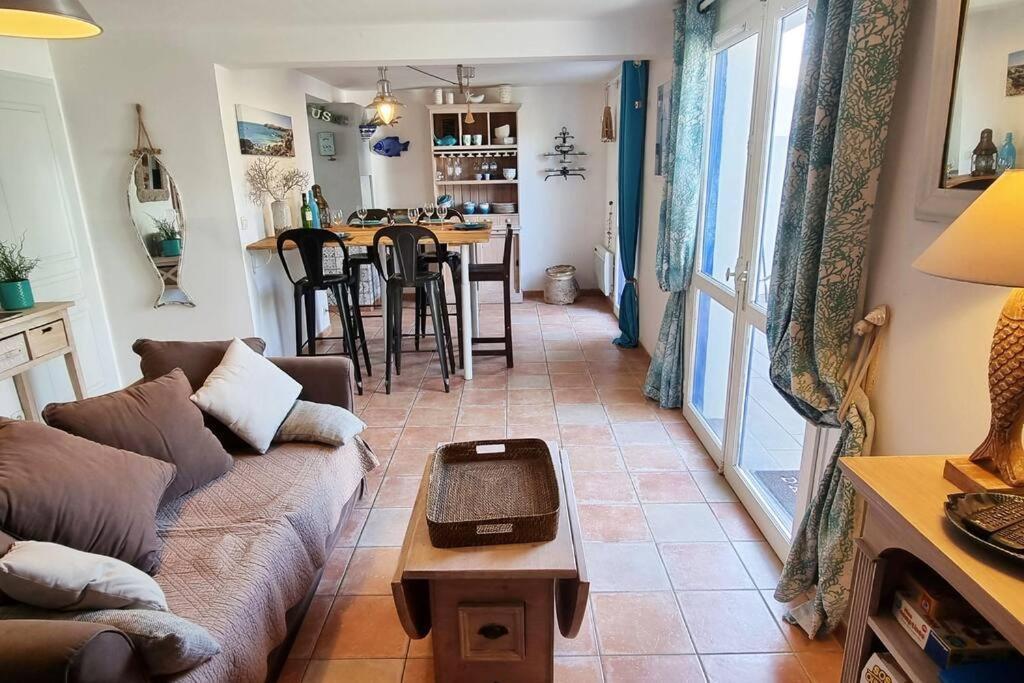 Les Pieds Dans L'Eau :Ker Anne Villa Port-Joinville Екстериор снимка